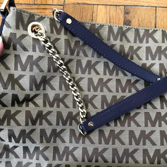 MICHAEL KORS CROSSBODY BAG - Picture 3 of 8
